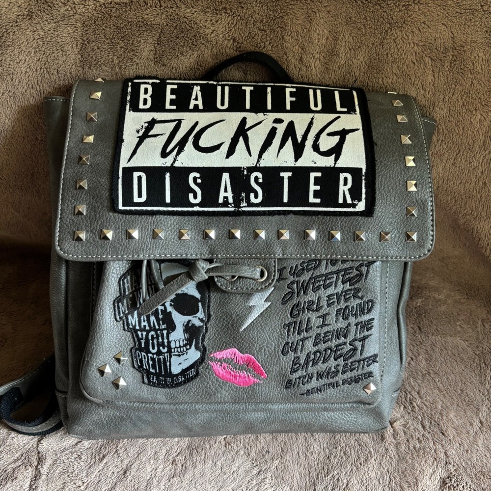 Beautiful Disaster Grey Studded Convertible Backpack Crossbody Bag Skull Punk - Picture 3 of 16